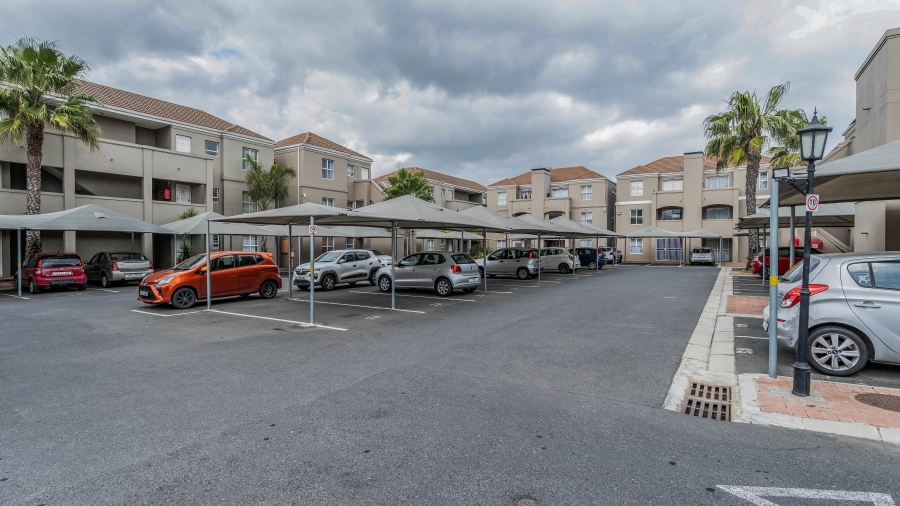 2 Bedroom Property for Sale in Uitzicht Western Cape